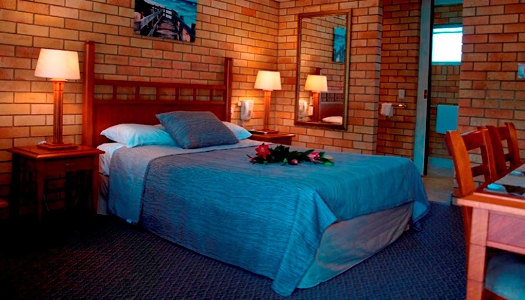 Pacific Paradise Airport Motel Luaran gambar
